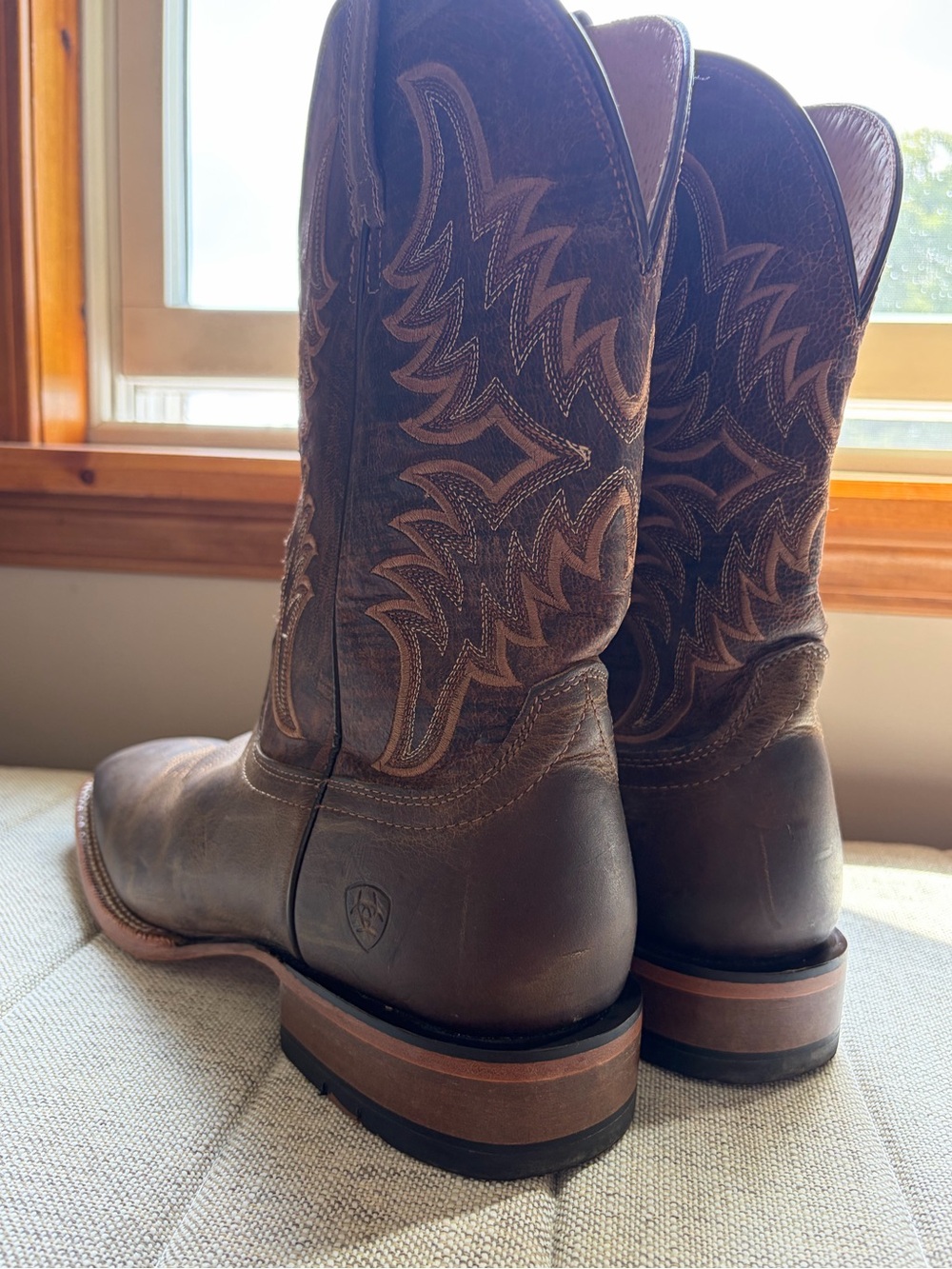 Ariat Men's Dark Brown Leather Western Pull-On Boots